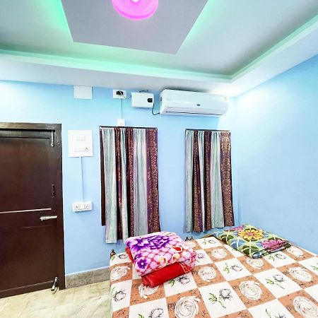 Hotel Radha Krishna Puri Ngoại thất bức ảnh