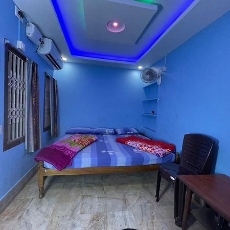 Hotel Radha Krishna Puri Ngoại thất bức ảnh