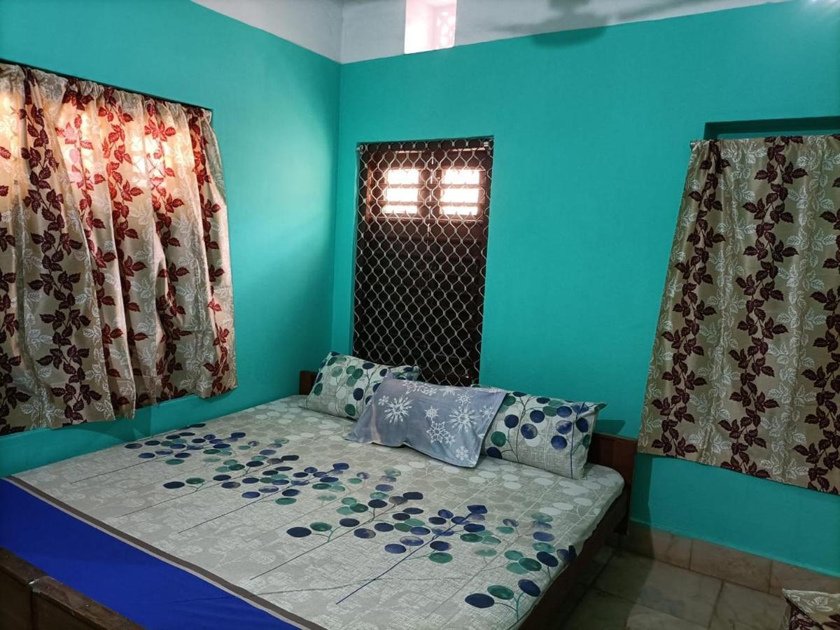 Hotel Radha Krishna Puri Ngoại thất bức ảnh