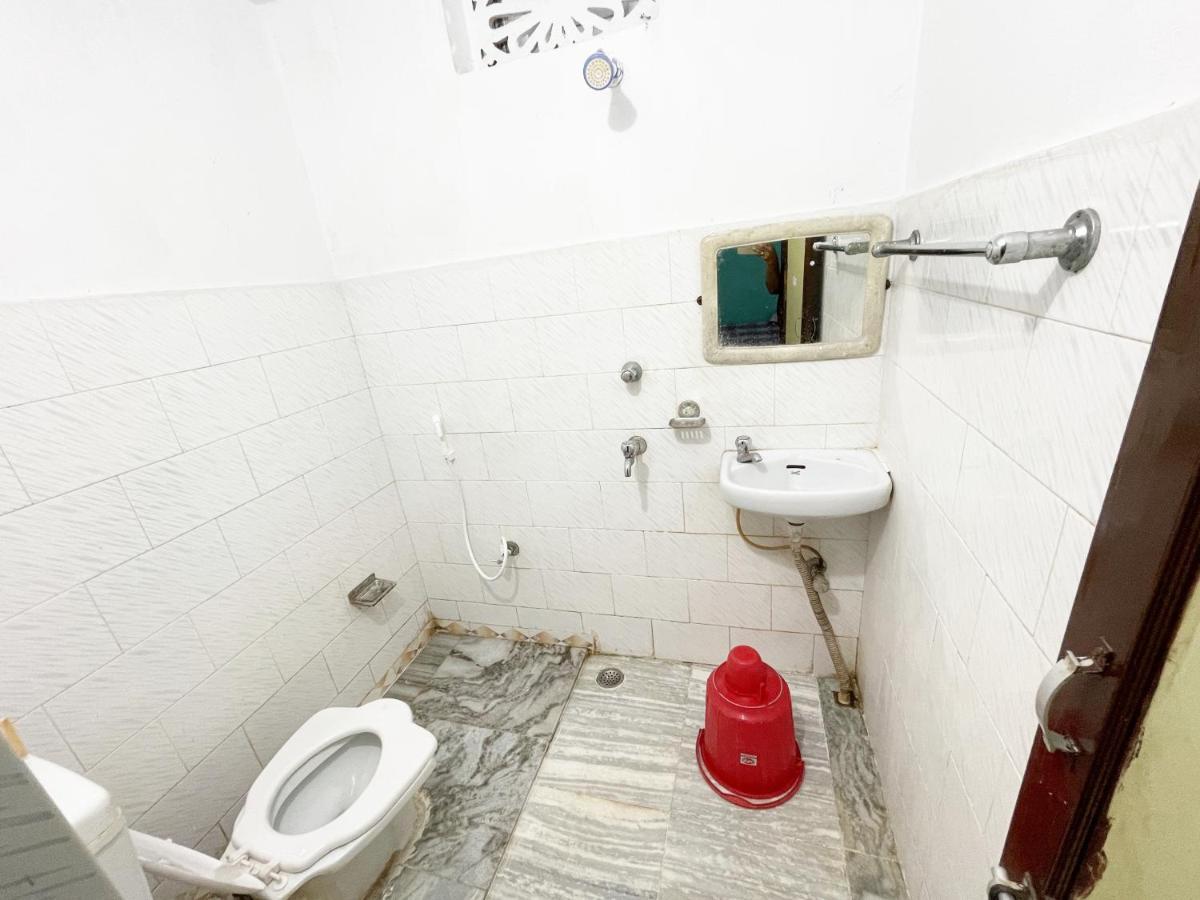 Hotel Radha Krishna Puri Ngoại thất bức ảnh