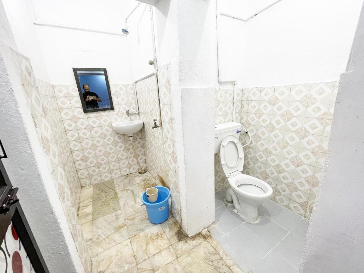 Hotel Radha Krishna Puri Ngoại thất bức ảnh