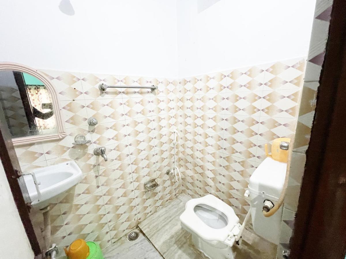 Hotel Radha Krishna Puri Ngoại thất bức ảnh