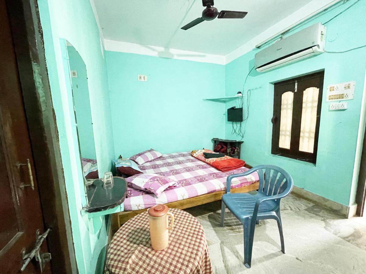 Hotel Radha Krishna Puri Ngoại thất bức ảnh