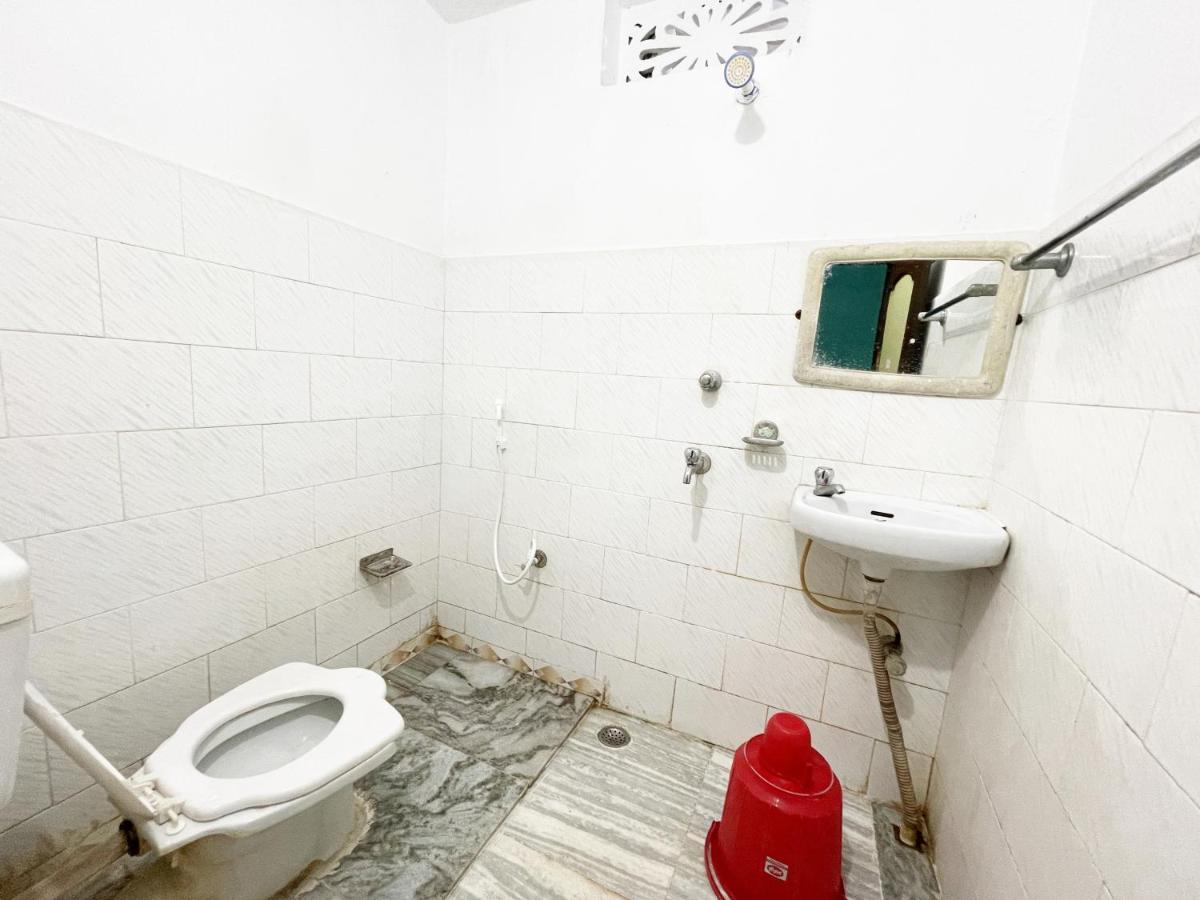 Hotel Radha Krishna Puri Ngoại thất bức ảnh
