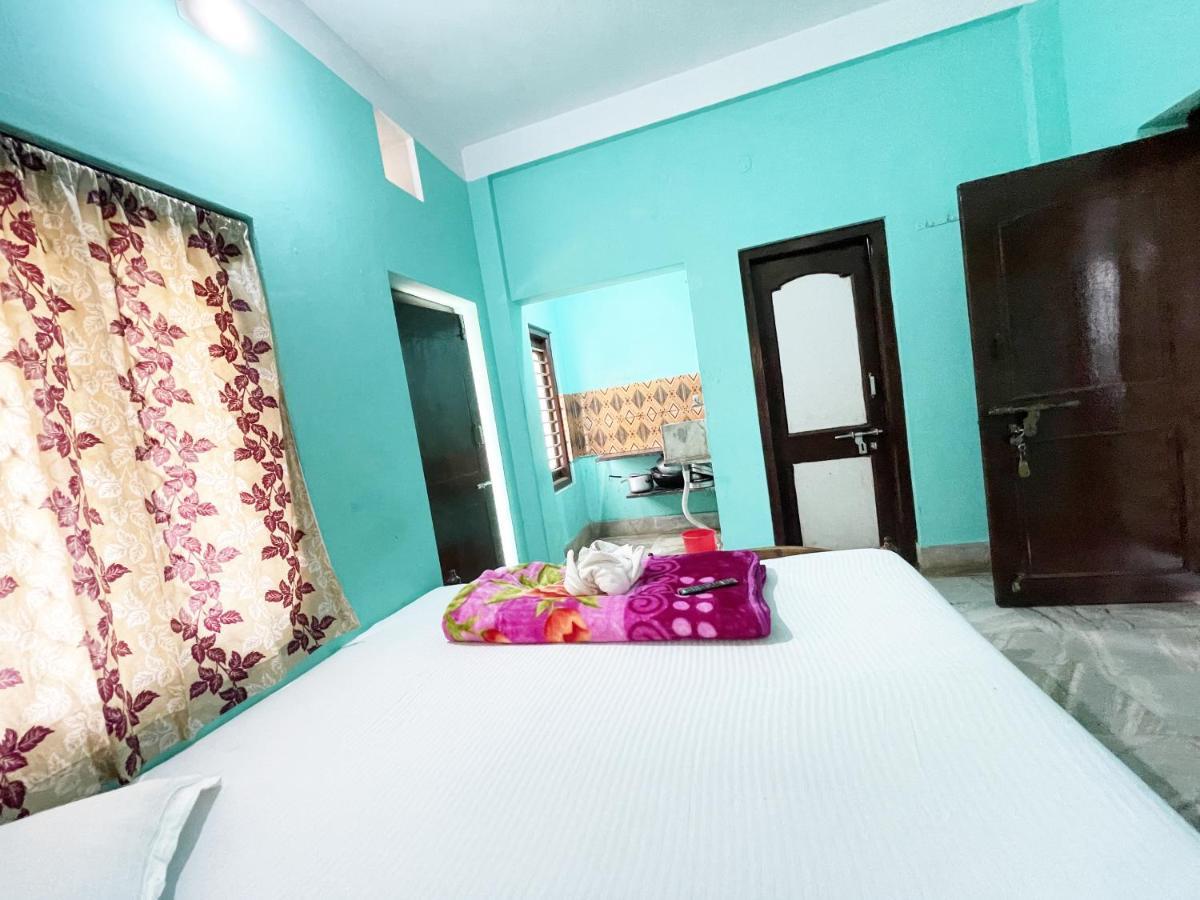 Hotel Radha Krishna Puri Ngoại thất bức ảnh