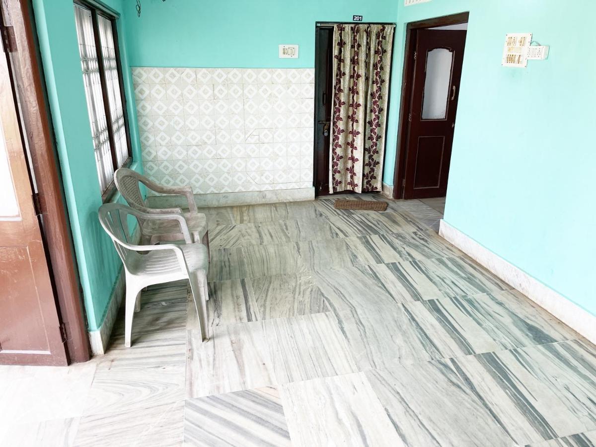 Hotel Radha Krishna Puri Ngoại thất bức ảnh