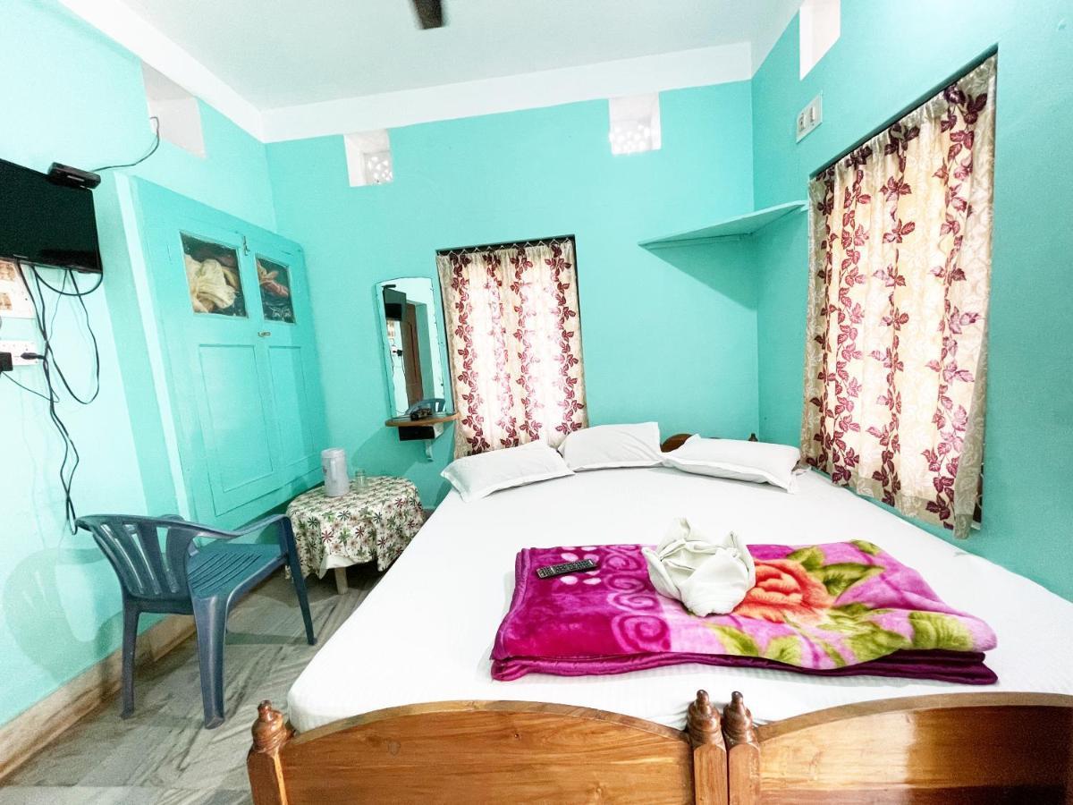 Hotel Radha Krishna Puri Ngoại thất bức ảnh