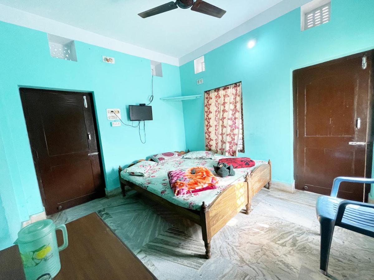Hotel Radha Krishna Puri Ngoại thất bức ảnh