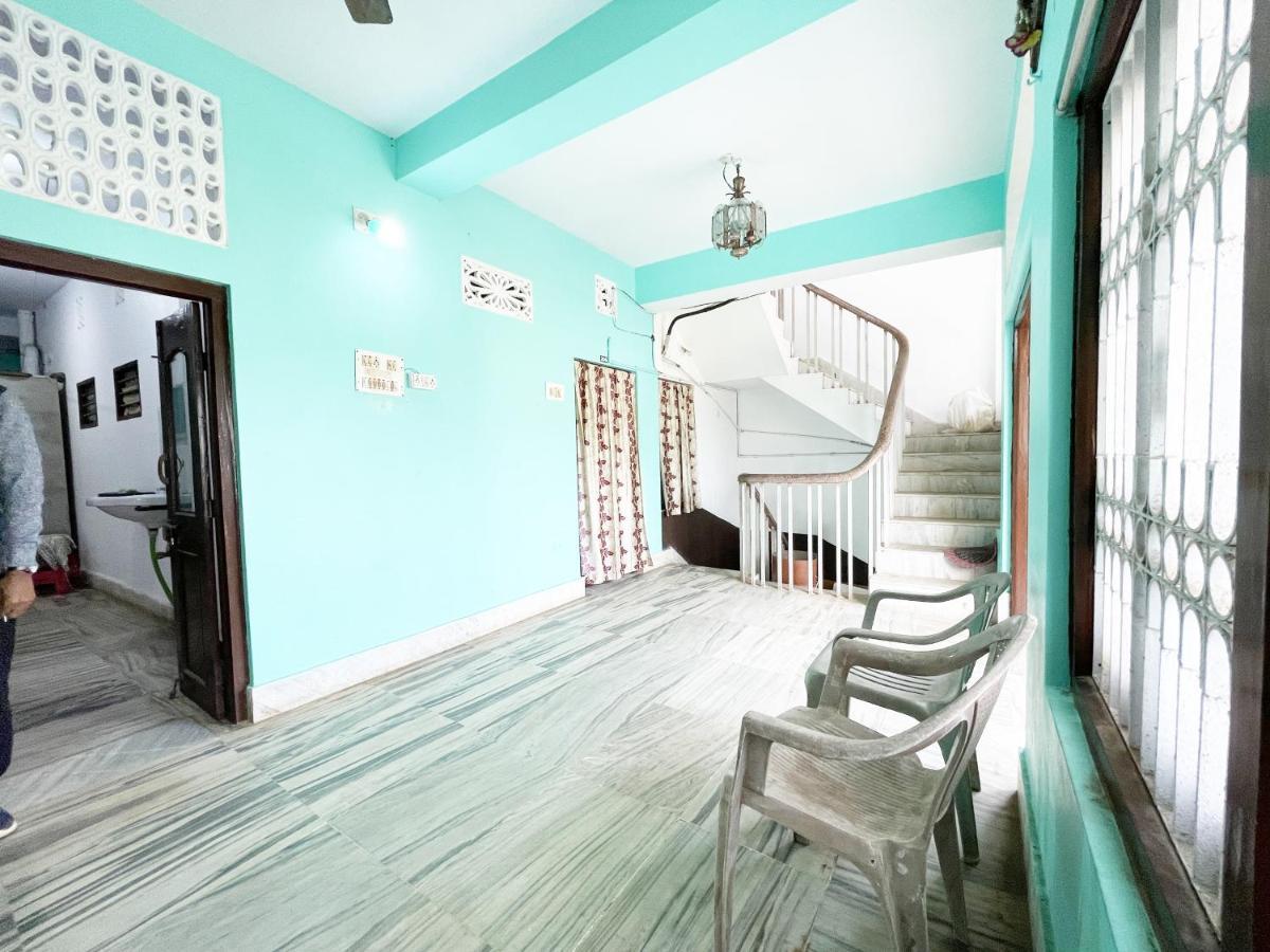 Hotel Radha Krishna Puri Ngoại thất bức ảnh