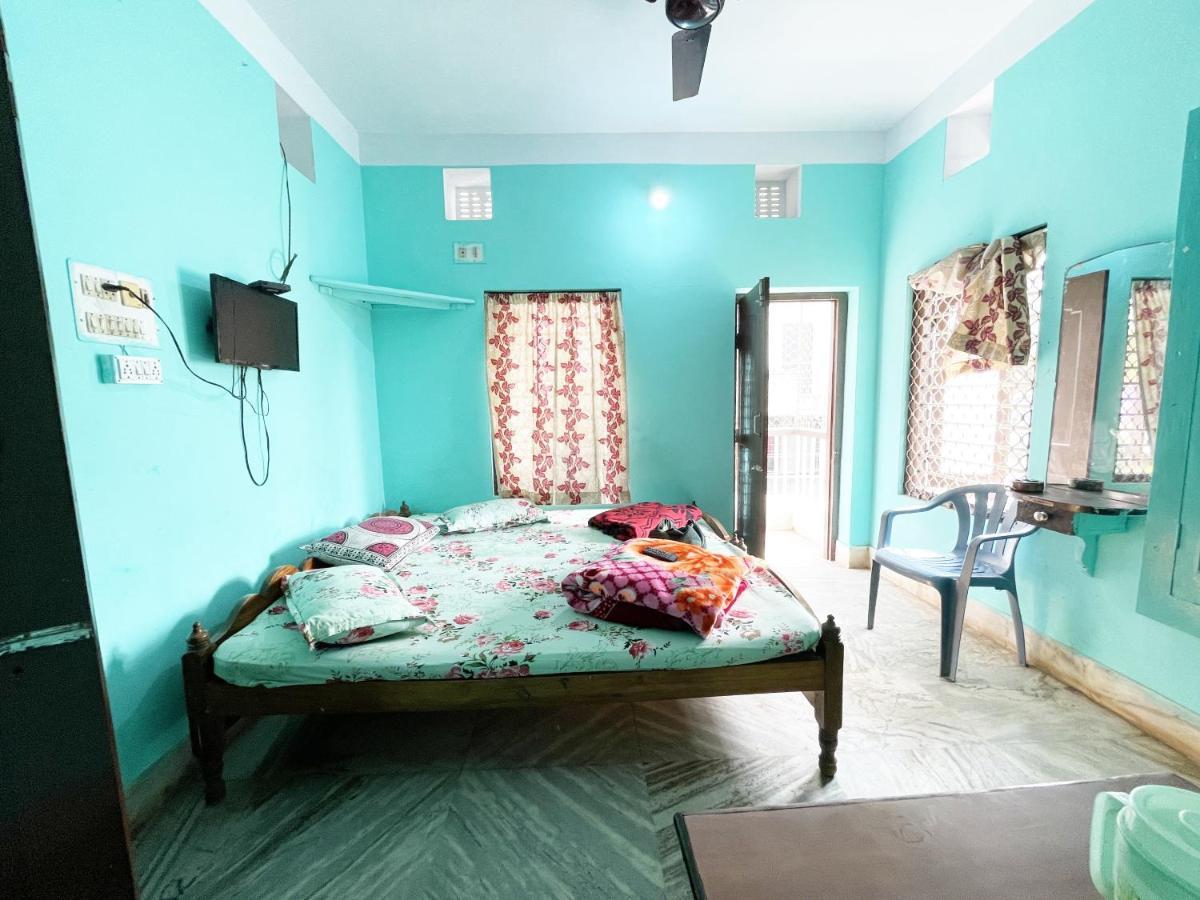 Hotel Radha Krishna Puri Ngoại thất bức ảnh