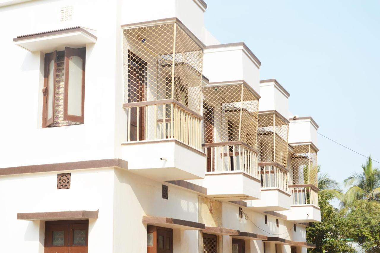 Hotel Radha Krishna Puri Ngoại thất bức ảnh