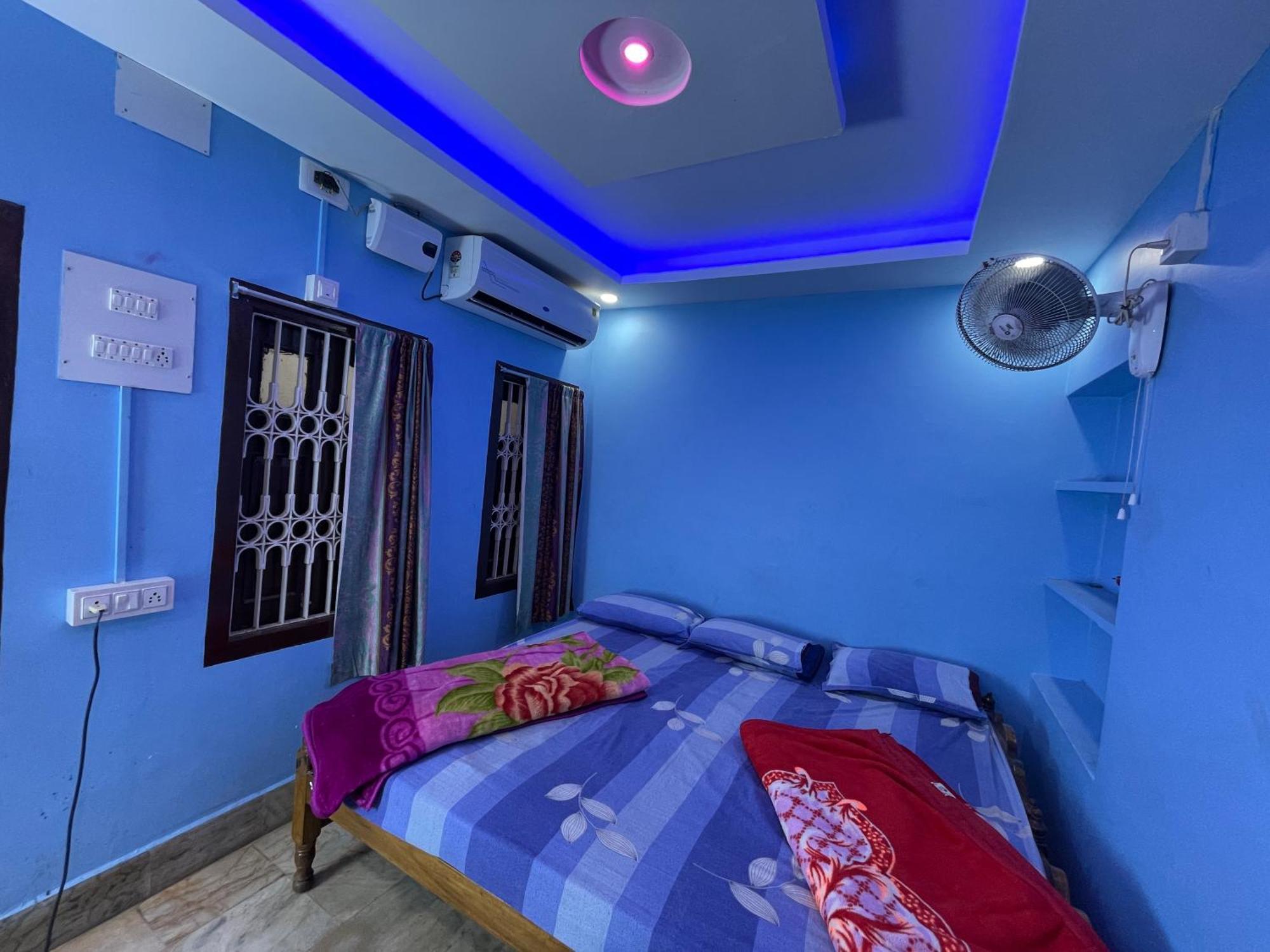 Hotel Radha Krishna Puri Ngoại thất bức ảnh