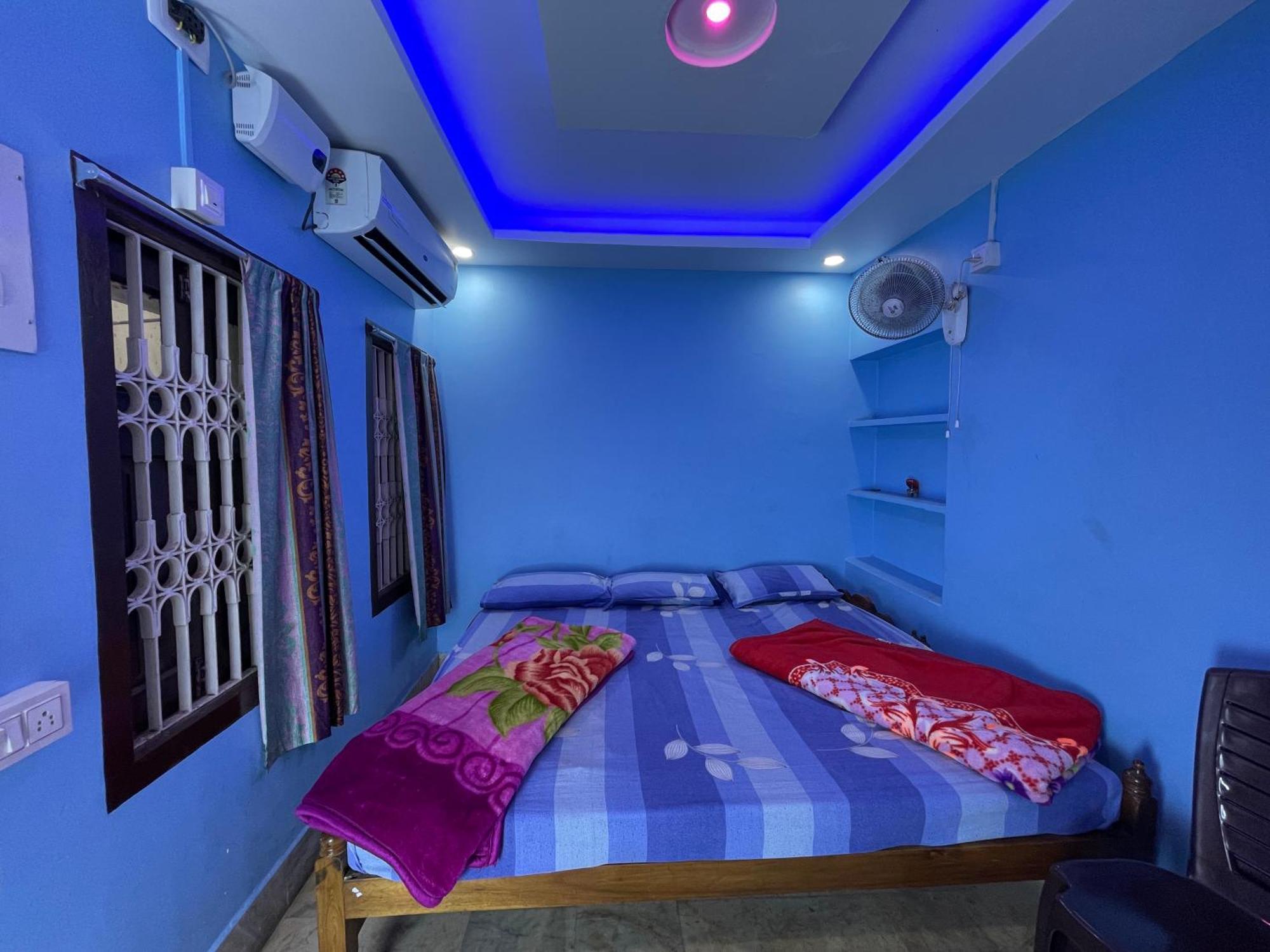 Hotel Radha Krishna Puri Ngoại thất bức ảnh