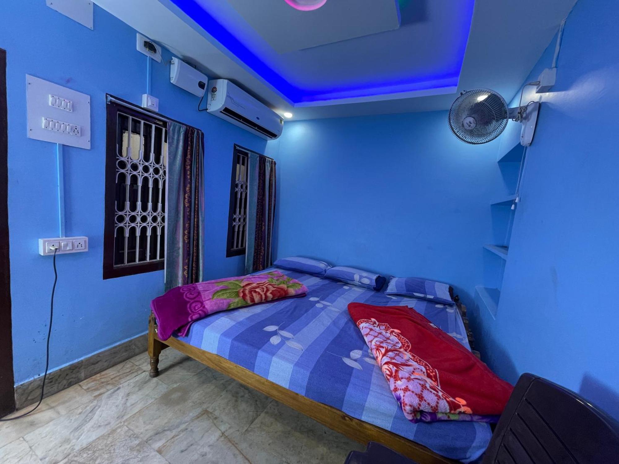 Hotel Radha Krishna Puri Ngoại thất bức ảnh