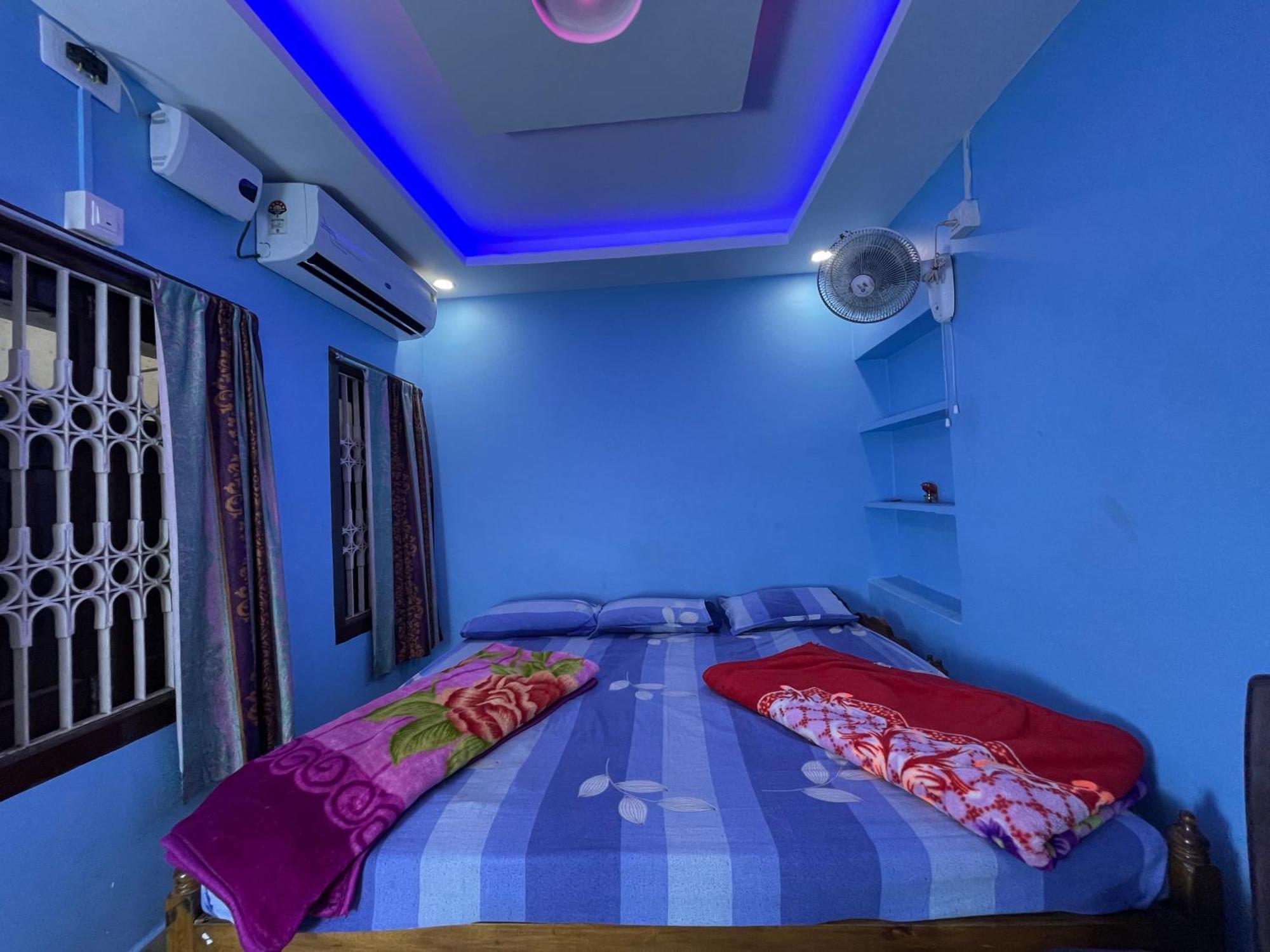 Hotel Radha Krishna Puri Ngoại thất bức ảnh