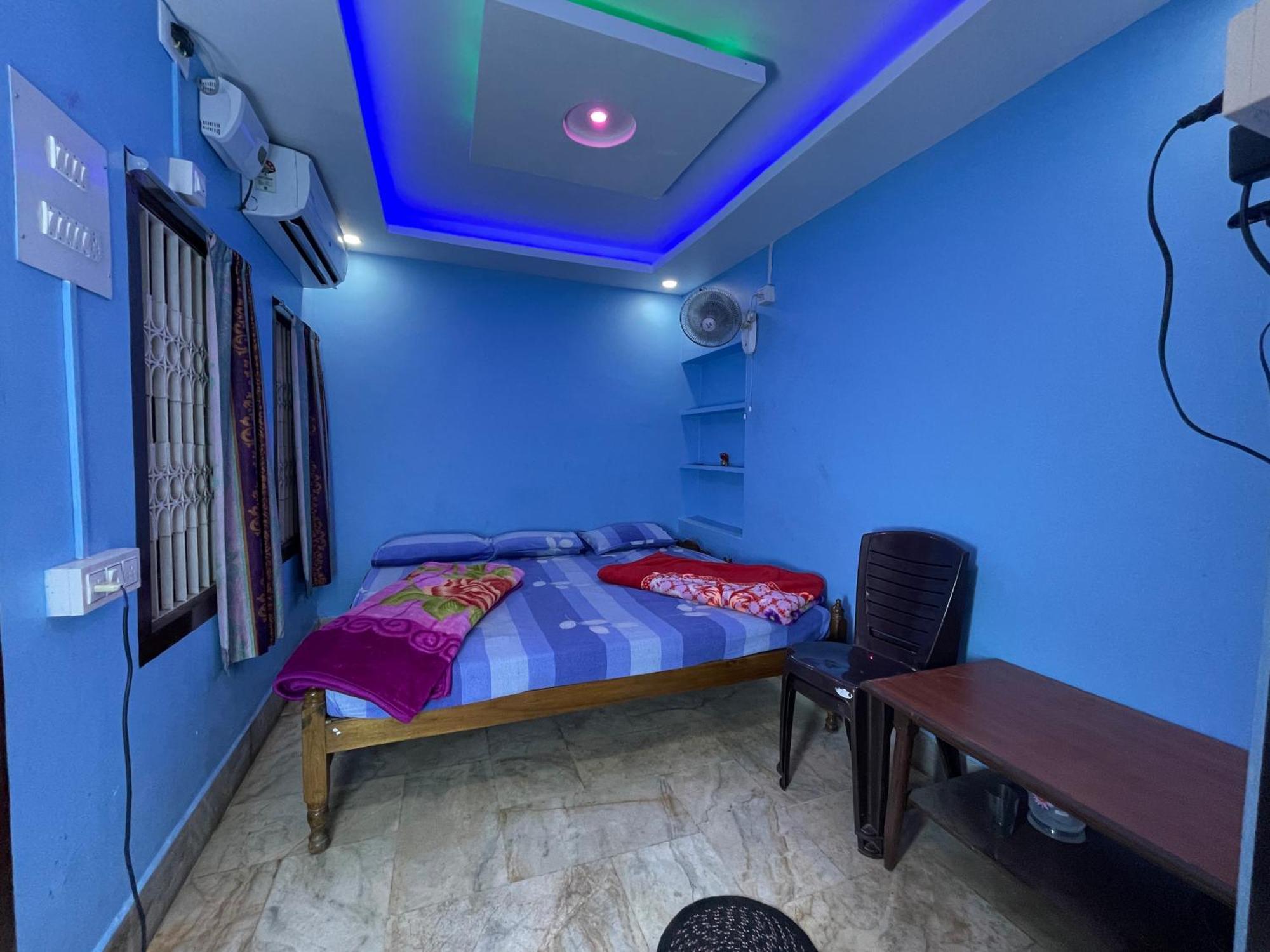 Hotel Radha Krishna Puri Ngoại thất bức ảnh
