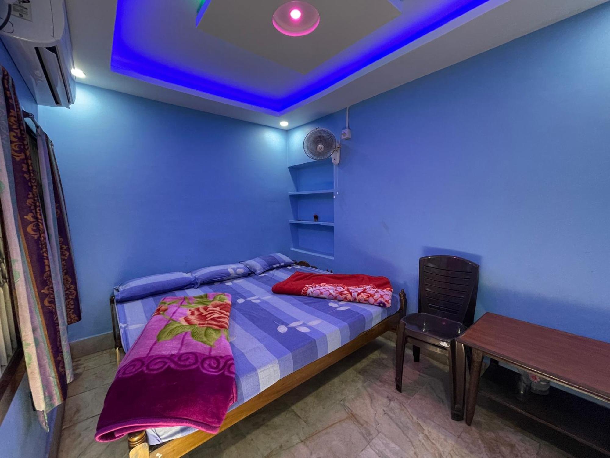 Hotel Radha Krishna Puri Ngoại thất bức ảnh