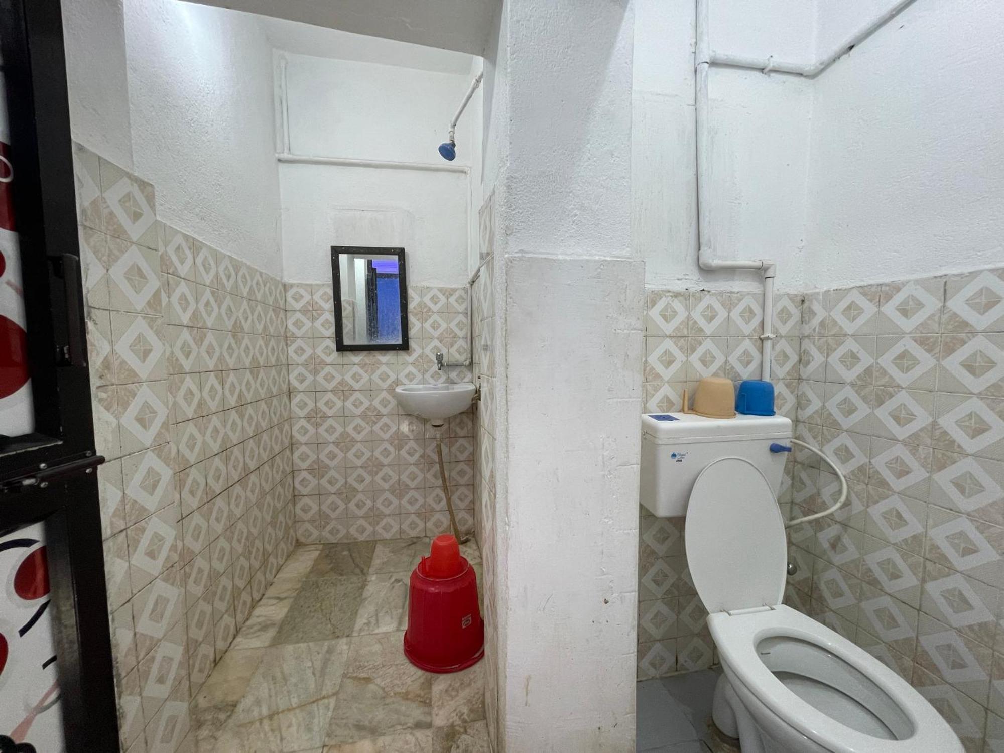 Hotel Radha Krishna Puri Ngoại thất bức ảnh